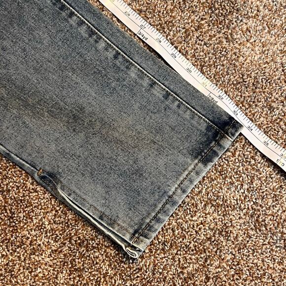 Pretty Little Thing Women Split Hem High Rise Vintage Wash Blue Jeans Size 6 - Picture 5 of 9